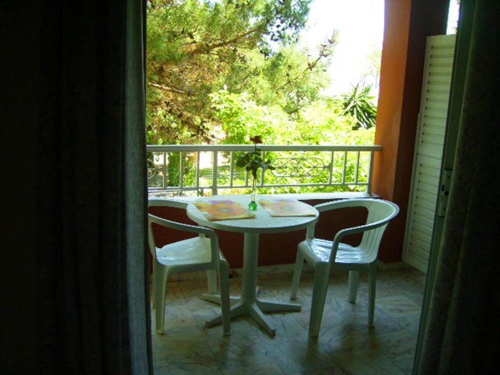 Aparthotel Andreas House Dassia  Zimmer foto